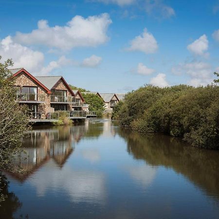 Kingfisher Hot Tub & Log Burner House On Premium Lakeside With Resort Facilities St Columb Major Εξωτερικό φωτογραφία