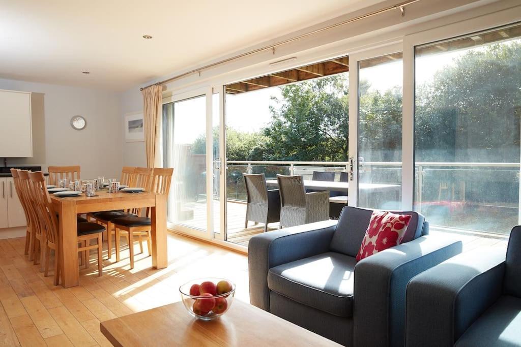 Kingfisher Hot Tub & Log Burner House On Premium Lakeside With Resort Facilities St Columb Major Εξωτερικό φωτογραφία