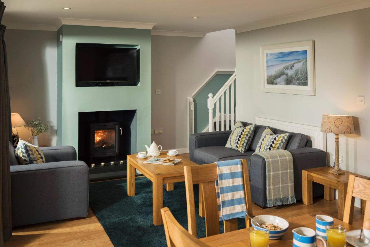 Kingfisher Hot Tub & Log Burner House On Premium Lakeside With Resort Facilities St Columb Major Εξωτερικό φωτογραφία