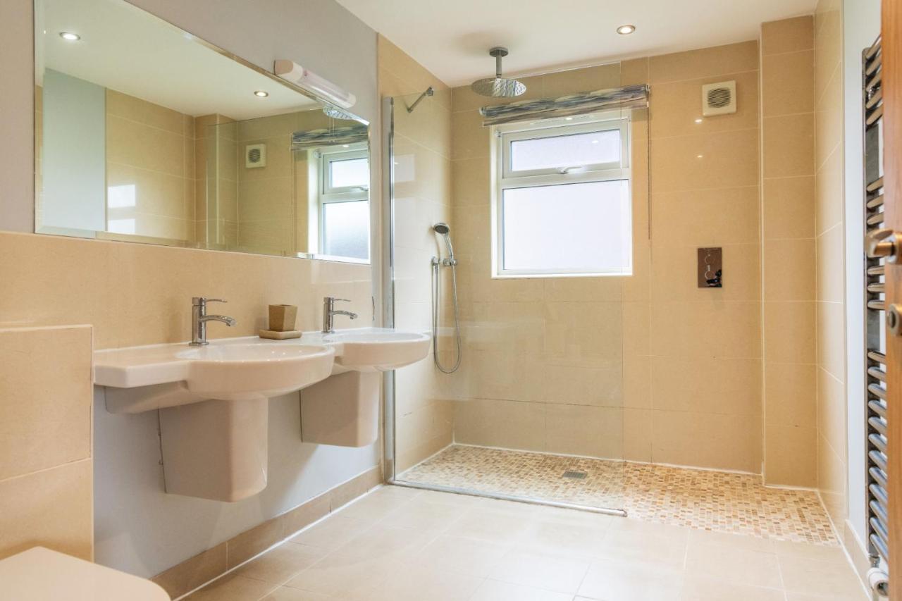 Kingfisher Hot Tub & Log Burner House On Premium Lakeside With Resort Facilities St Columb Major Εξωτερικό φωτογραφία